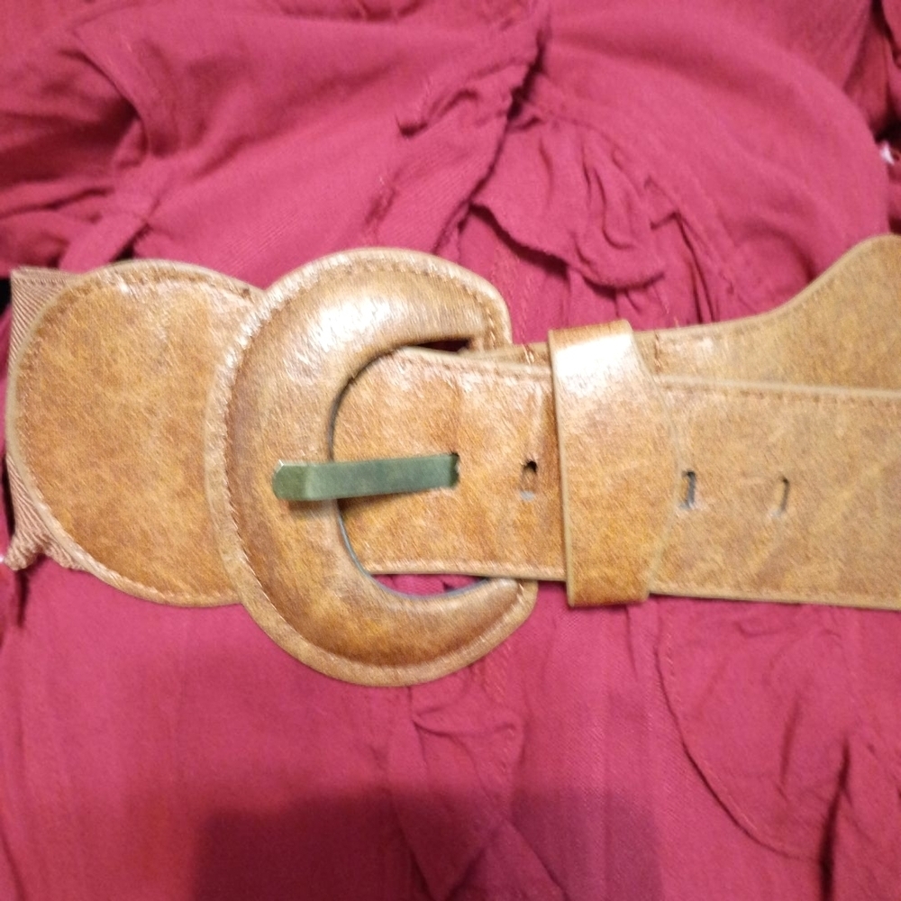 Picky Girl - Elegant Red Ruffled One Button Tunic - size large - Picture 5 of 8